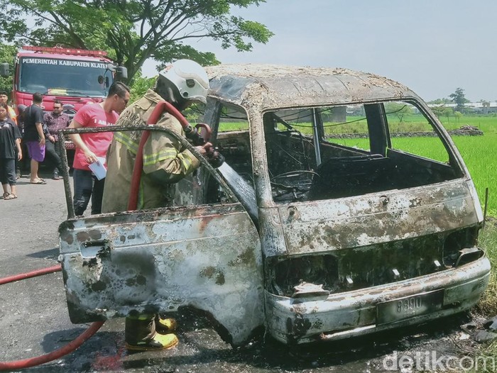 Mobil Terbakar di Klaten, Sebelum Terbakar Ada Kode ‘Bocor’ Setelah